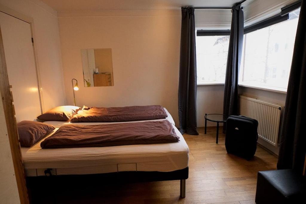 Cozy On The Strip Apartment Reykjavik Luaran gambar